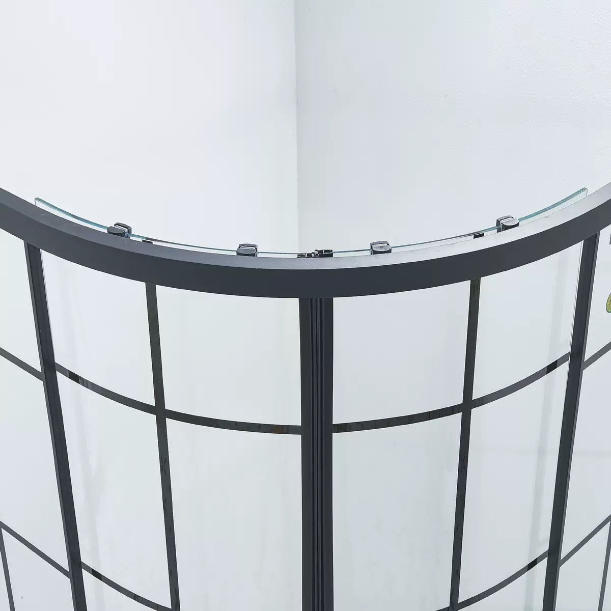 Aluminum Alloy Curved Corner Shower Enclosure — Grid Glass Arc Shower Room